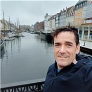 Ingeniero industrial y profesor asociado de universidad uc3m física da clases de togas asignaturas a todos los niveles